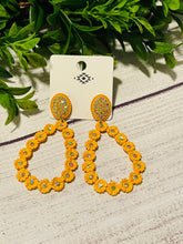 Load image into Gallery viewer, Coti earrings