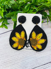 Load image into Gallery viewer, Arabela Sunflower earrings