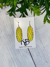 Load image into Gallery viewer, Lizzys earrings