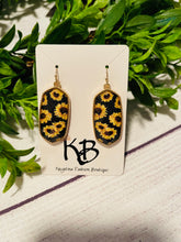 Load image into Gallery viewer, Dominic sunflower earrings