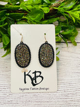 Load image into Gallery viewer, Sandy earrings